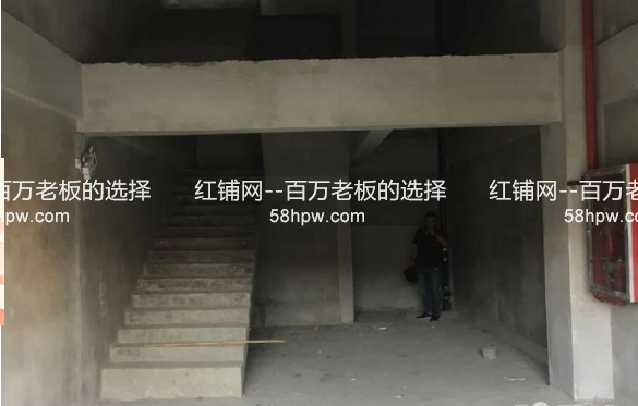 未央区三桥海伦春天社区底商96平空铺招租