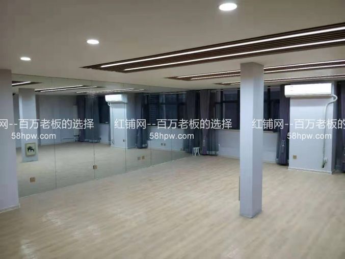 雁塔南飞鸿广场197平中间楼层精装写字间