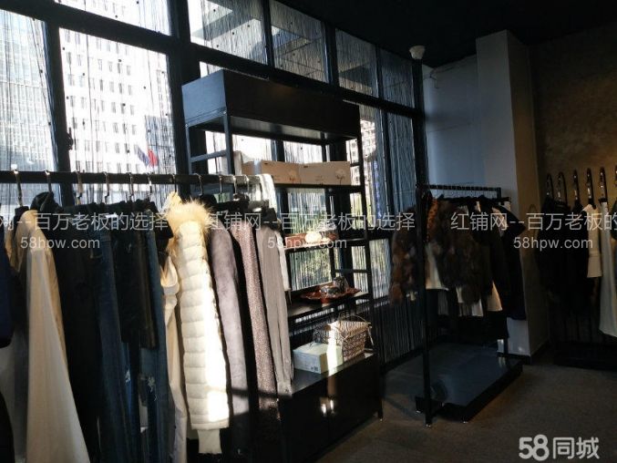 科技六路精装35平服装店便宜.可空转