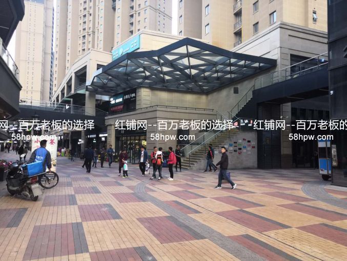 地铁口旁 精装修旺铺303平分割出租