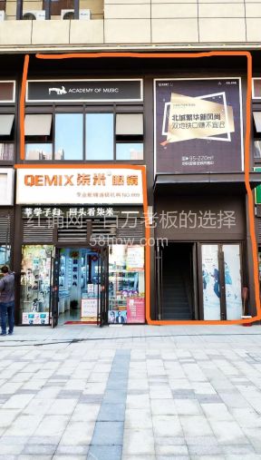 未央区太华北路地铁口旁86平二楼空铺出租