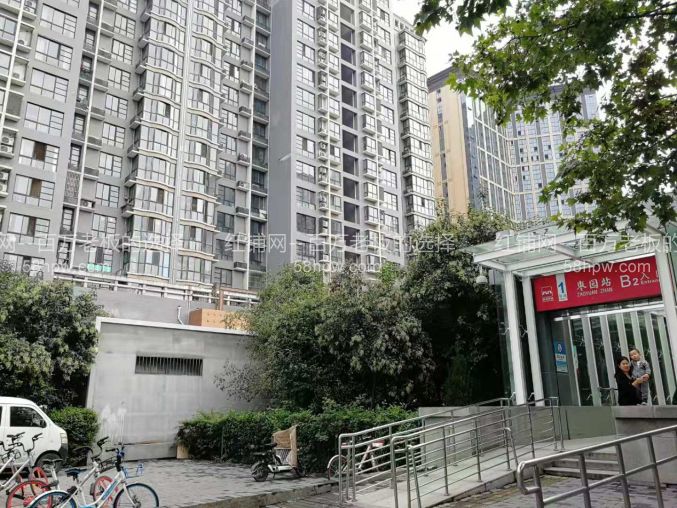 莲湖区枣园地铁口大型社区底商260平出租