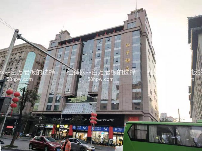 碑林区大差市地铁口旁149平商铺出租