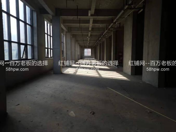 长安区韦曲南地铁口2100平二楼平层成熟空铺出租