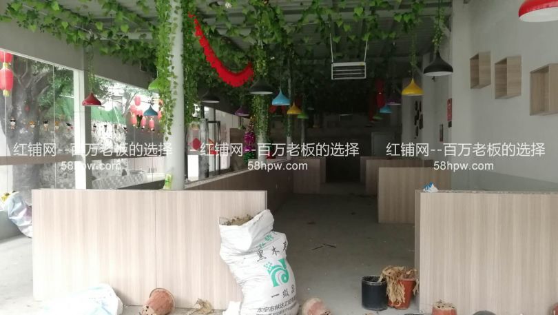 雁塔区明德门临街十字1200平院子出租