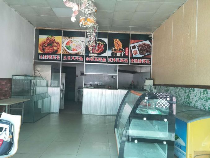 暂停推荐保税区150平大门头商铺可餐饮办公仓库