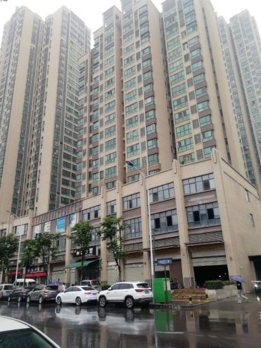 雁塔区海伦国际85平三楼空铺出租 二楼美发店转让