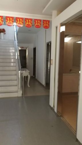 莲湖区西稍门民航小区院内110平临街精装旺铺出租