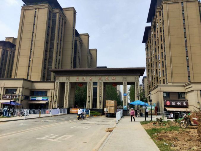 成功出租未央区碧桂园凤凰城52平大型临街底商靠近公交站