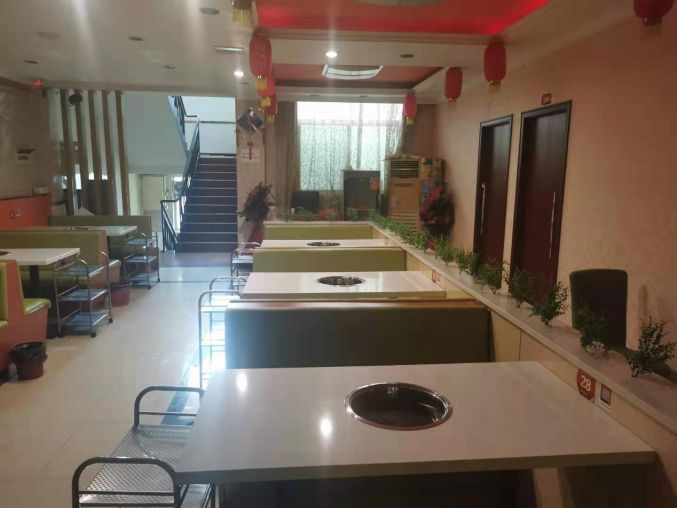 临潼繁华地段餐饮店转让 公交站地铁口旁 人流量大