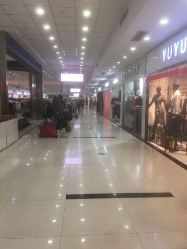 西北轻工长乐商城成熟旺铺200出租可分割
