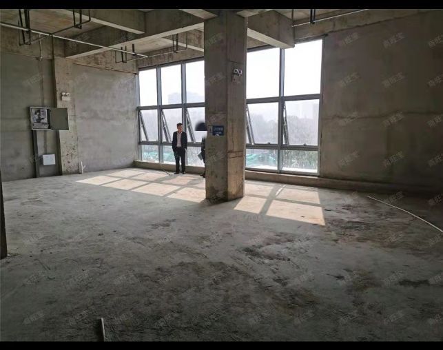1.长安区西长安街地铁口400平临街商铺出租