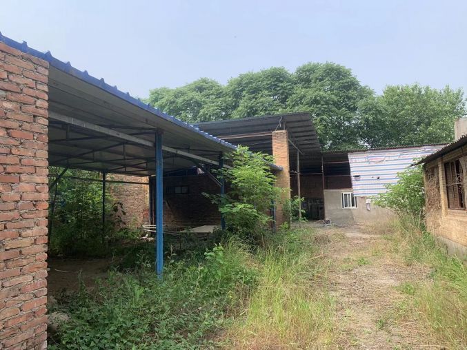 1.临潼连霍高速边2000平独院厂房招租 租金便宜