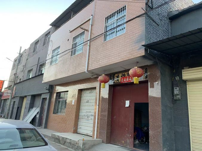 未央区六村堡独院180平店铺仓库出租