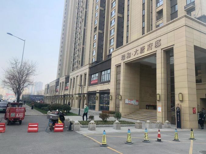 大明宫万达余家寨地铁口上下2层2000平商铺火热招租