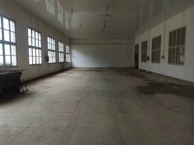 高新区集贤产业园8亩场地带厂房带空地出租