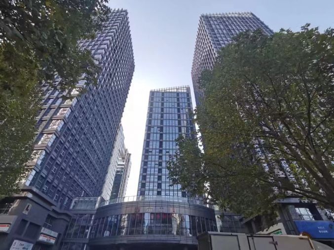 1.雁塔唐延路摩尔中心95平精装写字间出租 双地铁直达
