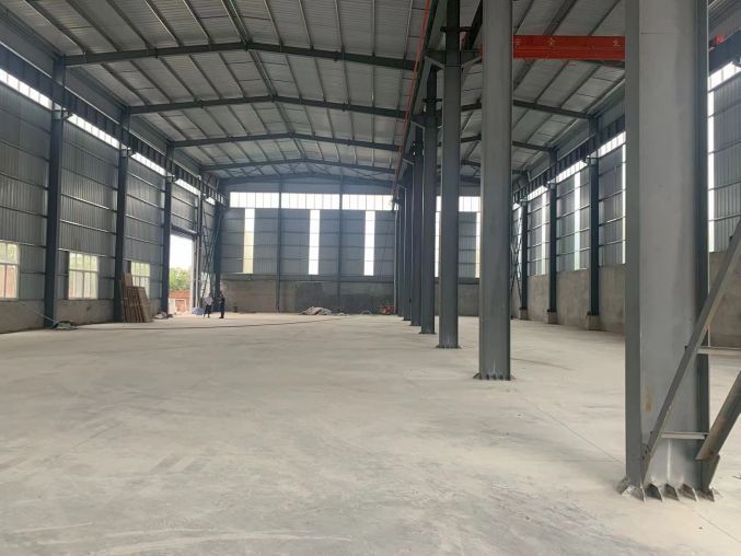 临潼1600平工业厂房带25吨行车出租独门独院