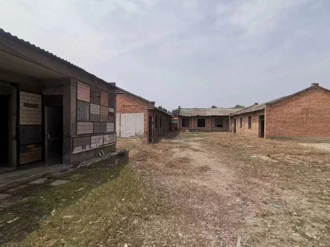 鄠邑区汽车北站1200平厂房带场地出租 独门独院