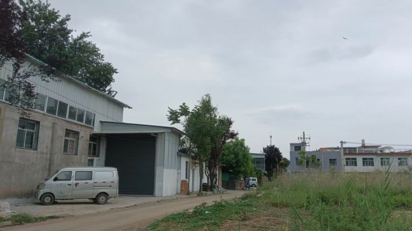 1.长安区何家营小江村厂房招租，水电办齐全，交通便利