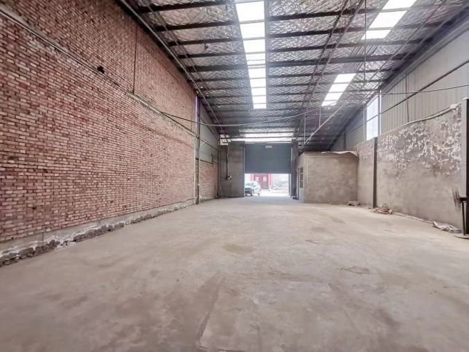 1.个人急租鄠邑区300平厂房仓库 租金便宜 交通便利