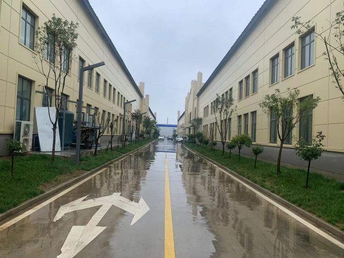 高陵工业园内1800平标准厂房出租独门独院 半挂可进