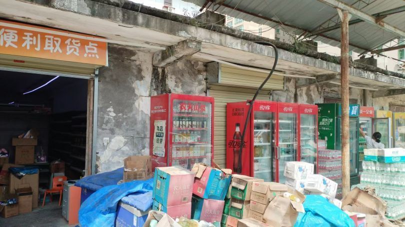 莲湖区红光路240平仓库出租，可做店铺使用，独门独院