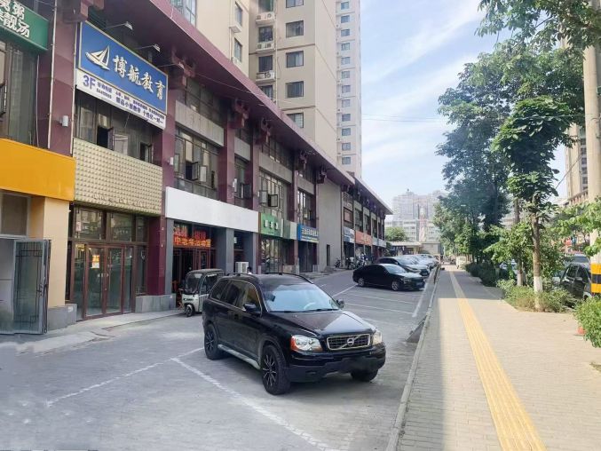莲湖地铁口大型社区底商火热招商可自由分割业态不限
