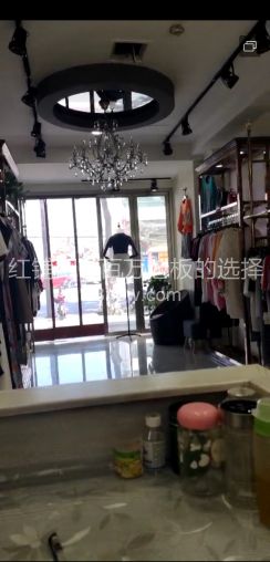 土门品牌服饰综合广场临街门面